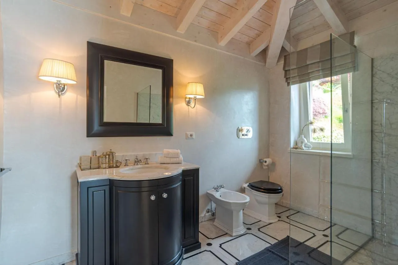 Villa Rosa - Plesio By Lovecomo Barna